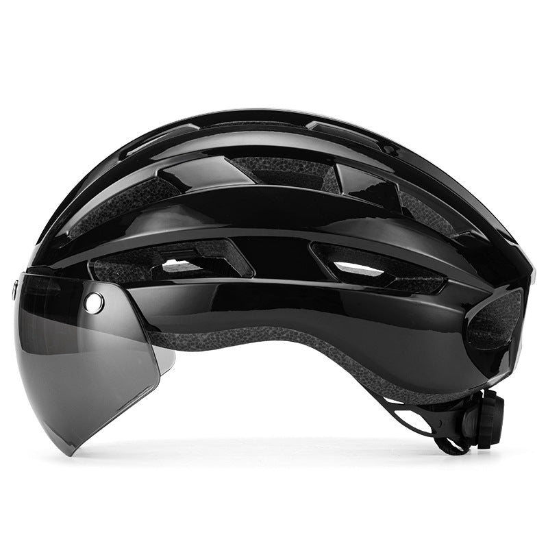 Kask magnetyczny z szybą przeciwwiatrową